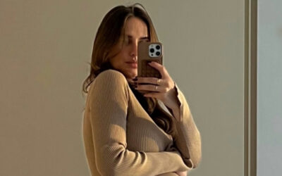 Lucy Watson shares her pregnancy statue